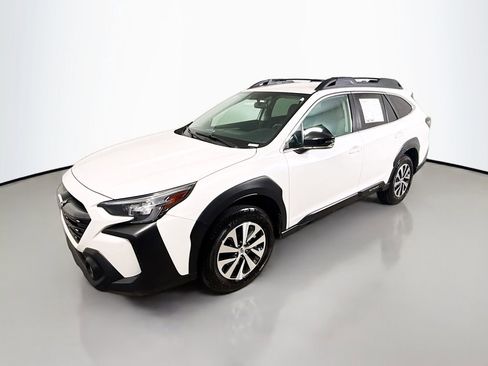 Used 2023 Subaru Outback Premium AWD/4WD image 3