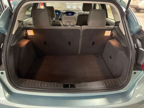 Used 2012 Ford Focus SE w/ SE Winter Pkg image 24
