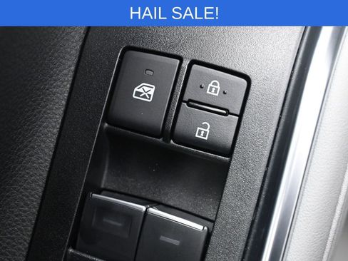 Used 2025 Toyota Highlander Limited image 13