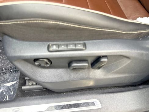 Used 2024 Volkswagen Tiguan SEL R-Line AWD/4WD image 28