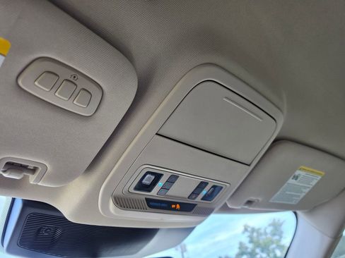 Used 2022 Ford Explorer Limited AWD/4WD image 8