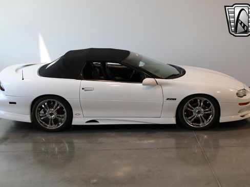 Used 2000 Chevrolet Camaro Z28 image 8