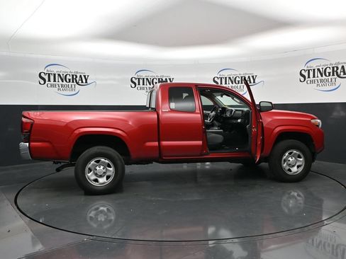 Used 2022 Toyota Tacoma SR5 RWD image 36