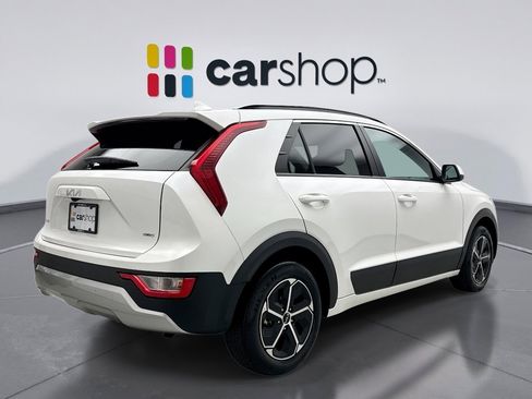 Used 2023 Kia Niro LX image 5