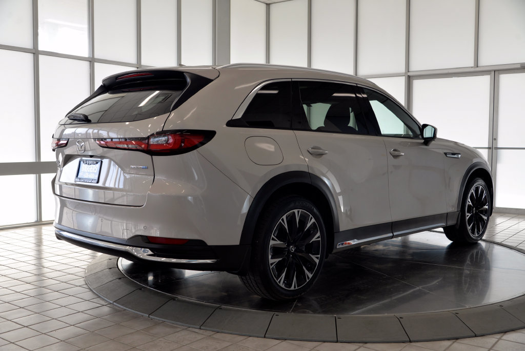 Certified 2024 MAZDA CX-90 Plug-In Hybrid w/ Premium Plus AWD/4WD image 8
