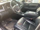 Used 2018 Toyota Highlander XLE image 5