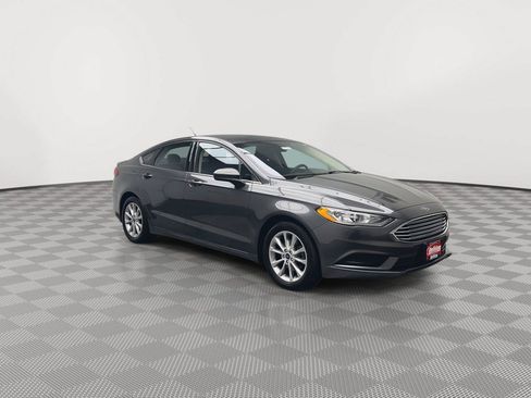 Used 2017 Ford Fusion SE w/ Fusion SE Technology Package FWD image 30