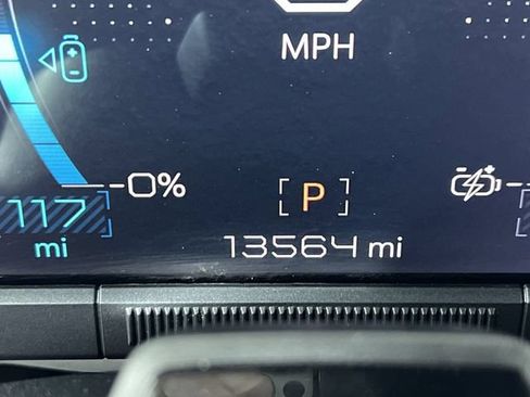 Used 2025 GMC Hummer EV 3X AWD/4WD image 4