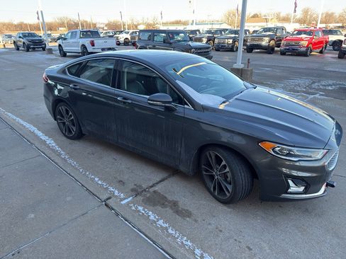 Used 2020 Ford Fusion Titanium image 3