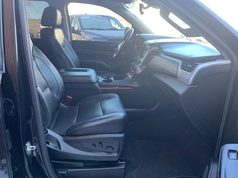 Used 2019 GMC Yukon XL SLT w/ Graphite Performance Edition image 24