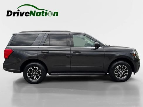 Used 2024 Ford Expedition XLT AWD/4WD image 4