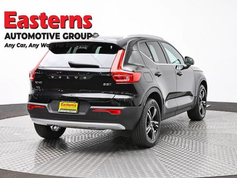 Used 2024 Volvo XC40 B5 Core AWD/4WD image 5