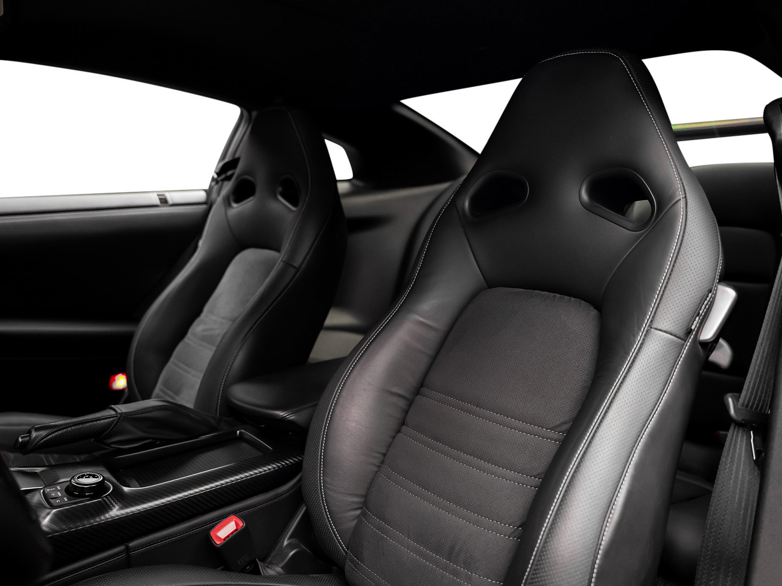 Used 2023 Nissan GT-R Premium AWD/4WD image 34