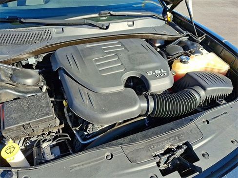 Used 2020 Dodge Charger SXT w/ Blacktop Package image 28