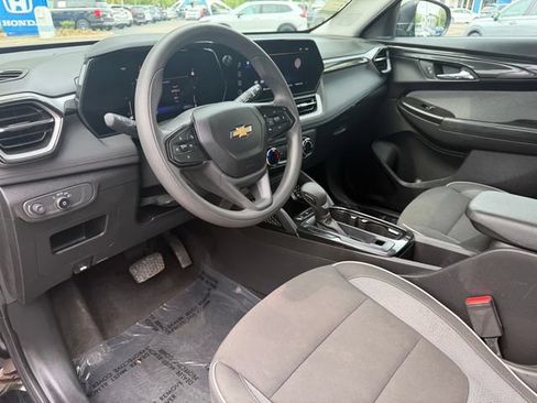 Used 2024 Chevrolet TrailBlazer LS FWD image 20