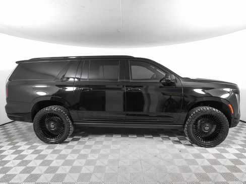 Used 2026 Cadillac Escalade ESV Sport w/ Touring Package image 5