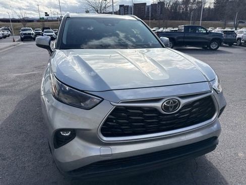 Used 2022 Toyota Highlander XLE image 7