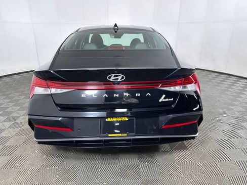 Used 2024 Hyundai Elantra Limited image 4