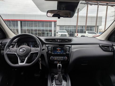 Used 2021 Nissan Rogue Sport S image 12