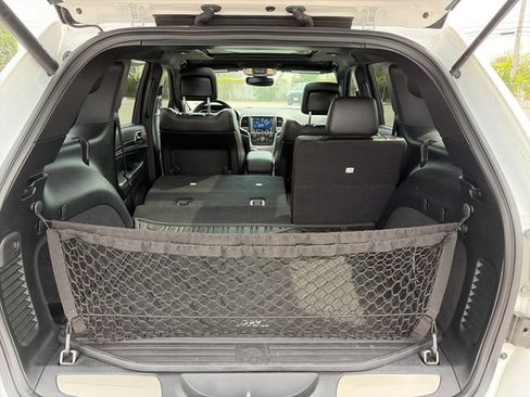Used 2018 Jeep Grand Cherokee Limited w/ Luxury Group II AWD/4WD image 32