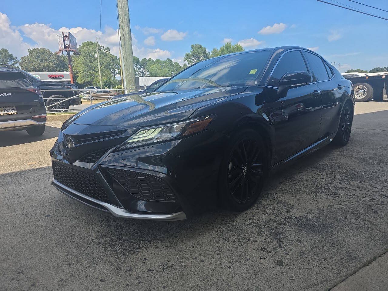 Used 2021 Toyota Camry XSE w/ Navigation Package FWD image 2