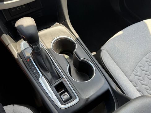 Used 2023 Chevrolet Equinox LS w/ LS Convenience Package FWD image 16