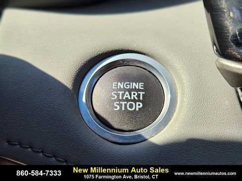 Used 2021 Toyota Highlander Limited image 23