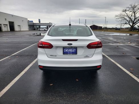 Used 2016 Ford Focus SE image 2