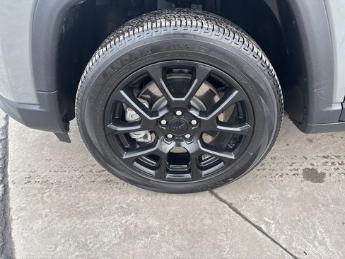 Used 2023 Jeep Compass Altitude w/ Convenience Group image 11