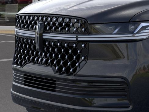 New 2026 Lincoln Navigator Black Label AWD/4WD image 17
