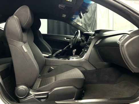 Used 2015 Hyundai Genesis 3.8 image 17
