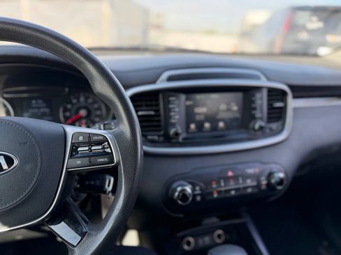 Used 2019 Kia Sorento FWD image 8