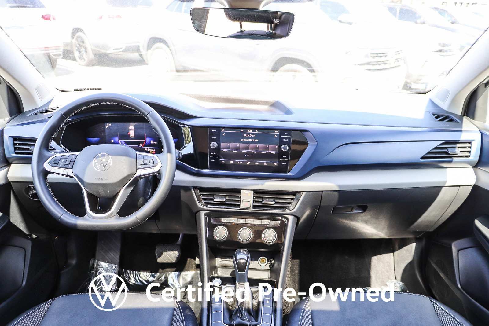 Used 2023 Volkswagen Taos SE w/ Panoramic Sunroof Package FWD image 14