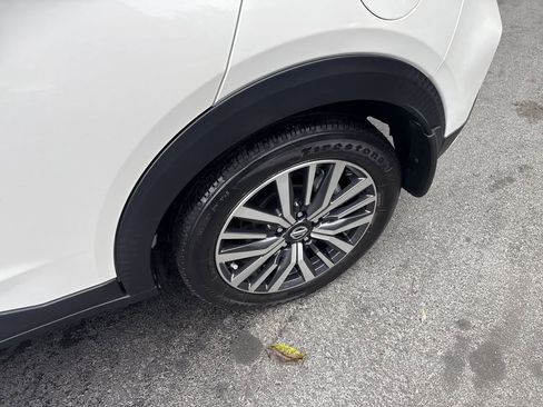 Used 2021 Nissan Kicks SV image 8