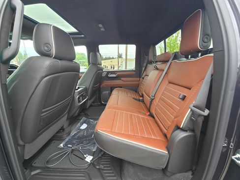 New 2026 GMC Sierra 3500 Denali Ultimate AWD/4WD image 11
