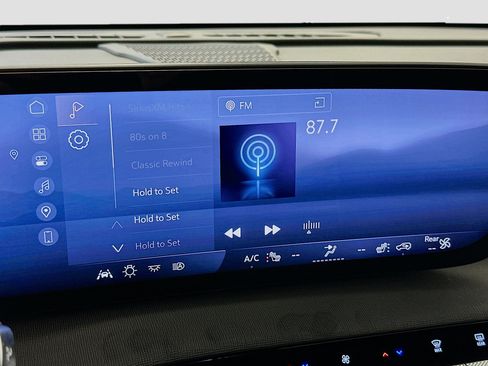 Used 2025 Buick Enclave Preferred image 21