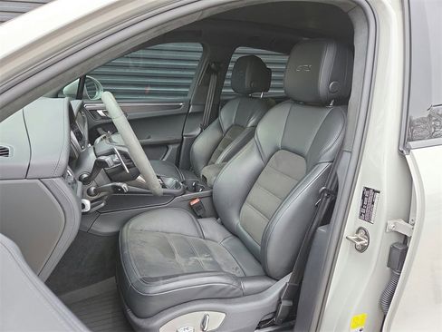 Used 2023 Porsche Macan GTS image 5