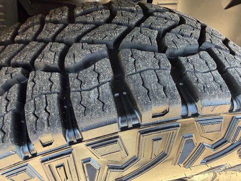 Used 2024 GMC Hummer EV 3X w/ Extreme Off-Road Package AWD/4WD image 41