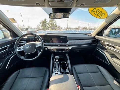 Used 2024 Kia Telluride EX w/ EX Captain's Chair Package image 30