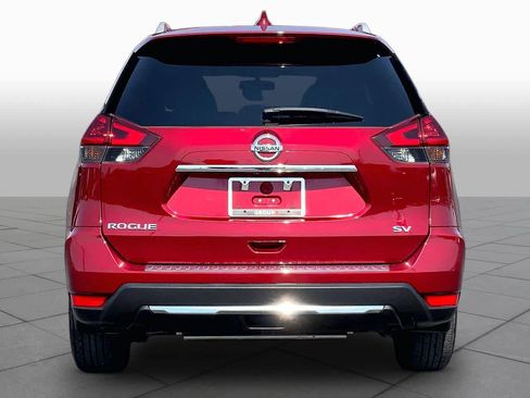 Used 2018 Nissan Rogue SV FWD image 5