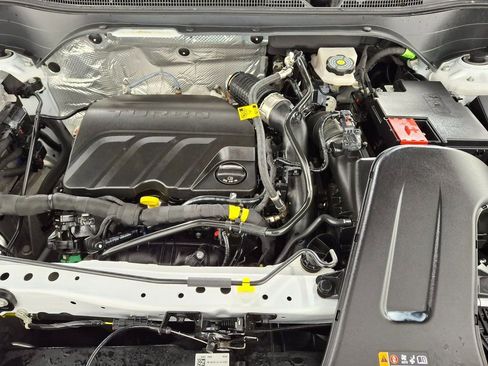 Used 2024 Chevrolet Trax RS w/ Driver Confidence Package image 32