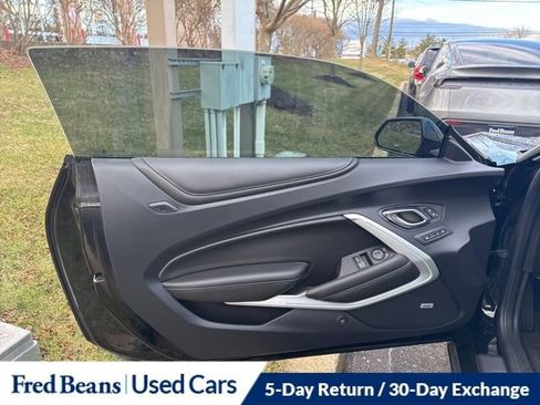 Used 2016 Chevrolet Camaro SS image 9