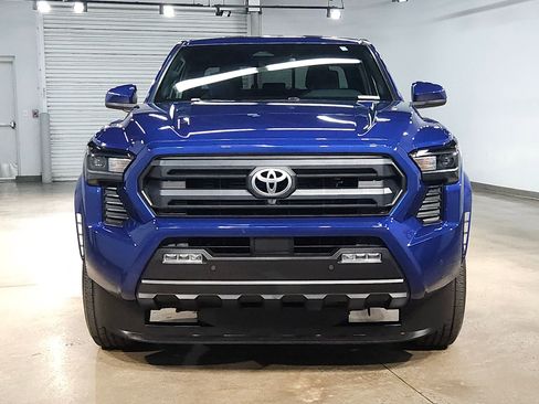 Certified 2025 Toyota Tacoma SR5 w/ SR5 Upgrade Package AWD/4WD image 2