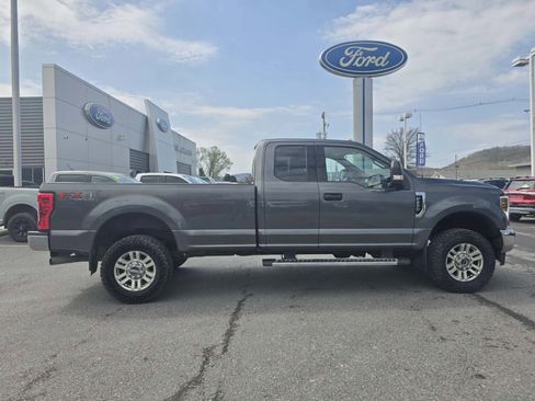 Used 2019 Ford F250 XLT w/ XLT Value Package image 2