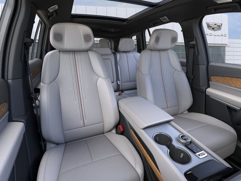 New 2026 Cadillac Vistiq Luxury AWD/4WD image 16