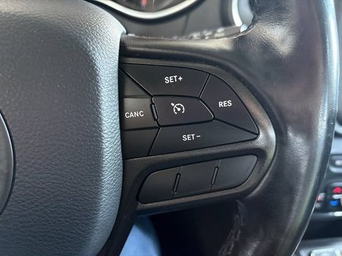 Used 2020 Jeep Cherokee Trailhawk w/ Cold Weather Group AWD/4WD image 21