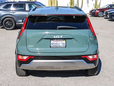 Used 2023 Kia Niro EX Touring image 8