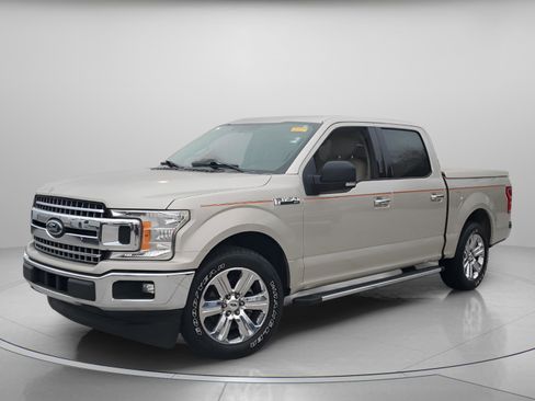 Used 2018 Ford F150 XLT w/ Equipment Group 302A Luxury image 2