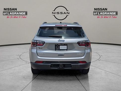 Used 2022 Jeep Compass Latitude w/ Convenience Group AWD/4WD image 9