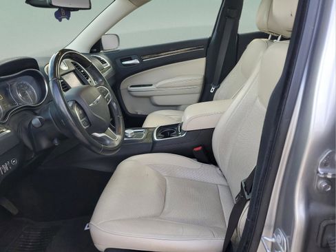 Used 2018 Chrysler 300 Limited w/ Safetytec Plus Group image 19